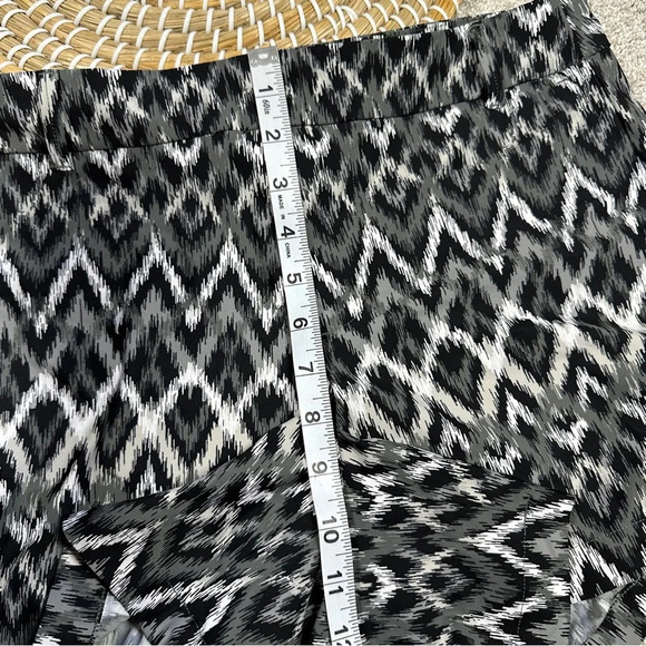 Spanx Sunshine Shorts Pull On 4" UPF 50+ Quick Dry in Grey Ikat Size M - Picture 11 of 13